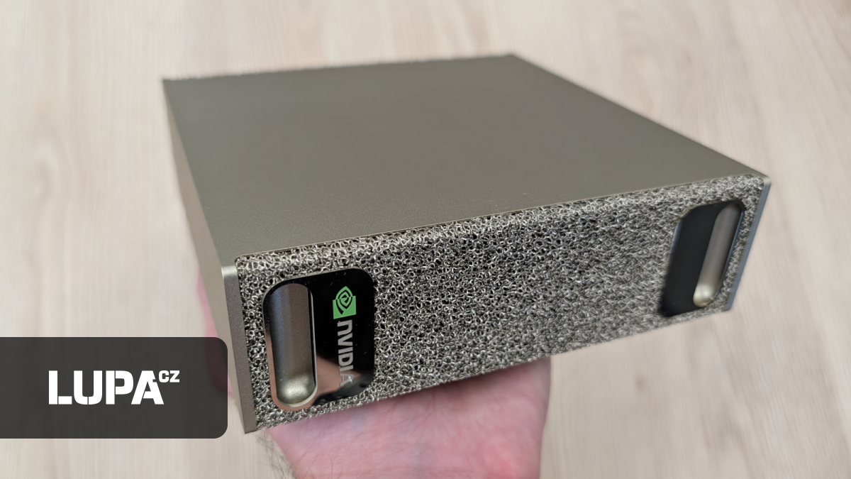 Nvidia začala prodávat v ČR minipočítač s velkou pamětí, který vám za sto tisíc zavaří stůl