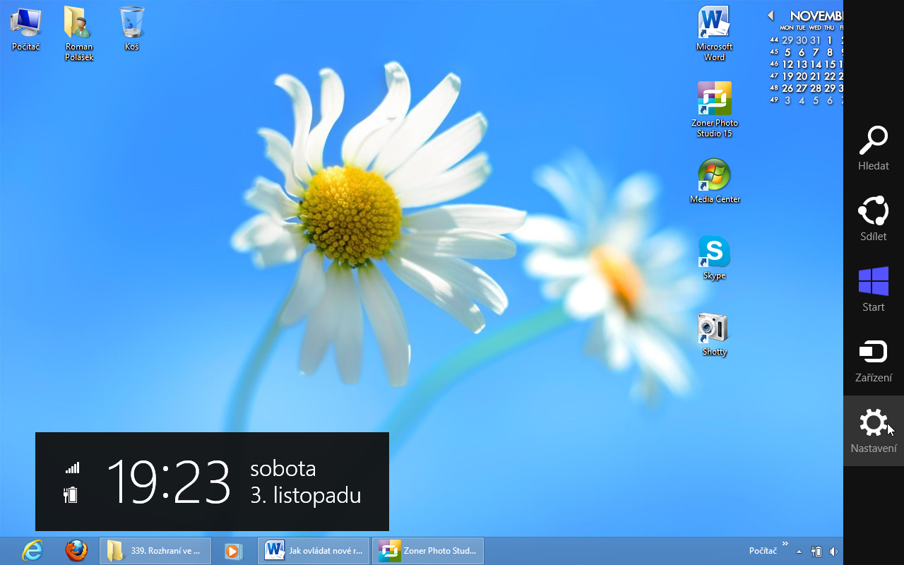 Panel Charm se zobrazí po najetí myší do některého z rohů vpravo
