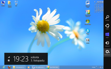 Panel Charm se zobrazí po najetí myší do některého z rohů vpravo