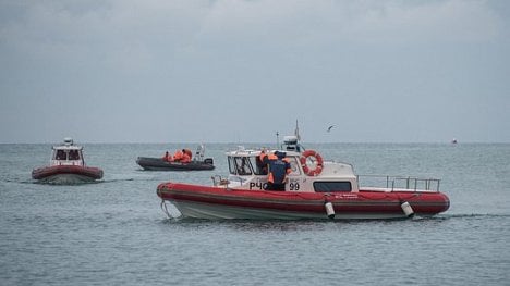 Náhledový obrázek - Rusové zatím našli 15 těl obětí pádu letadla s Alexandrovci