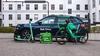 Estonský Bolt jako multipřepravní společnost. Půjčuje elektrokoloběžky, elektrokola a auta. Zprostředkovává rozvoz jídla a taxislužbu. (05/2021)