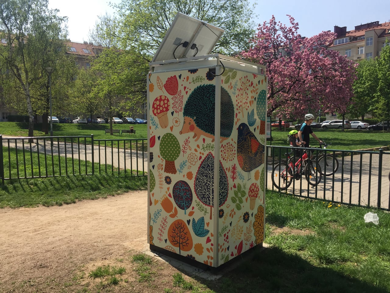 Chytrá kadibudka v Praze v Dejvicích