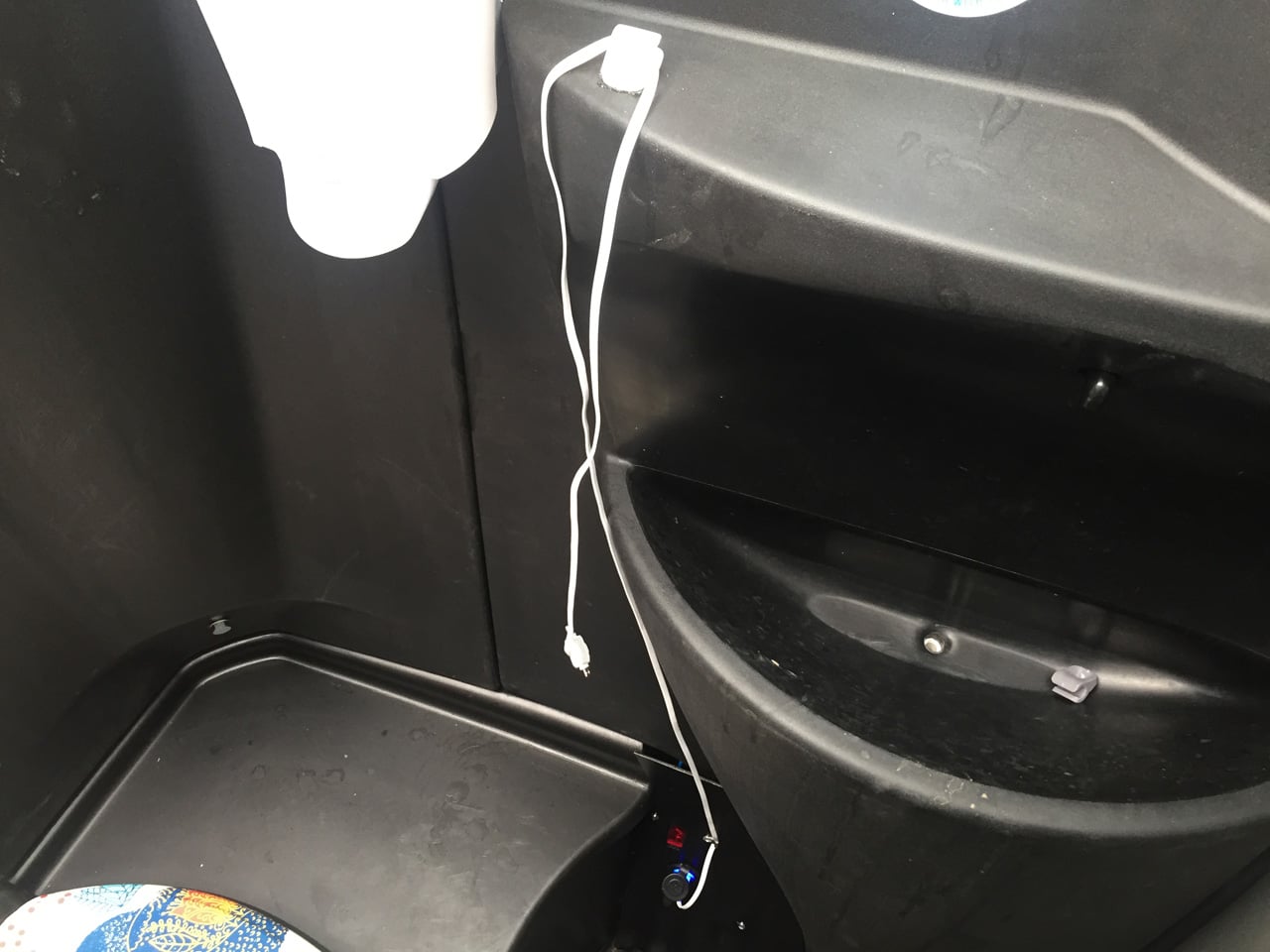 Chytrá kadibudka v Praze v Dejvicích