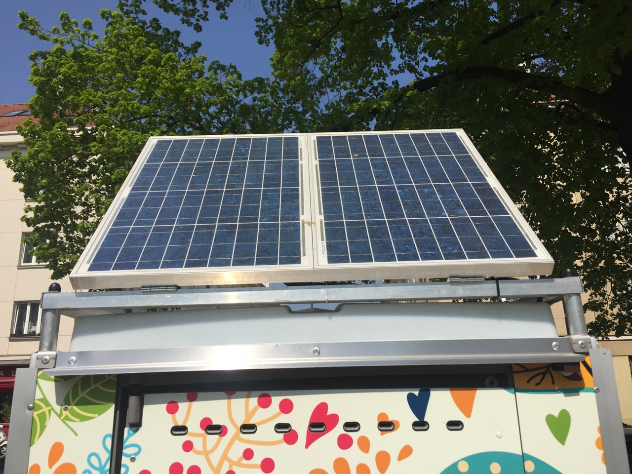 Chytrá kadibudka v Praze v Dejvicích