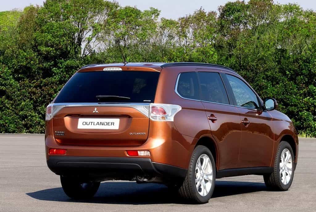 2012-08-novc3a1-generace-mitsubishi-outlander-3.jpg