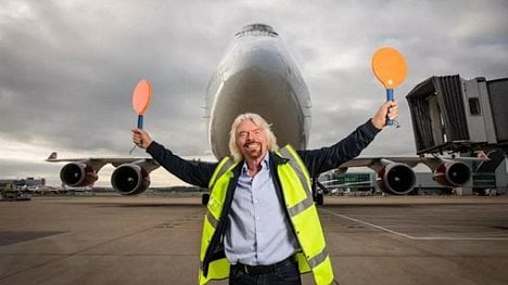 Náhledový obrázek - Miliardář Branson zachraňuje lidstvo. Létá na alkohol vyrobený z CO2