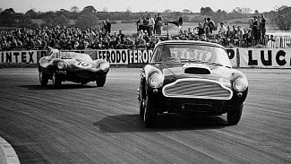 Náhledový obrázek - Aston Martin se inspiroval Jaguarem. Nově vyrobí 25 kusů modelu DB4 GT z let 1959 až 1963