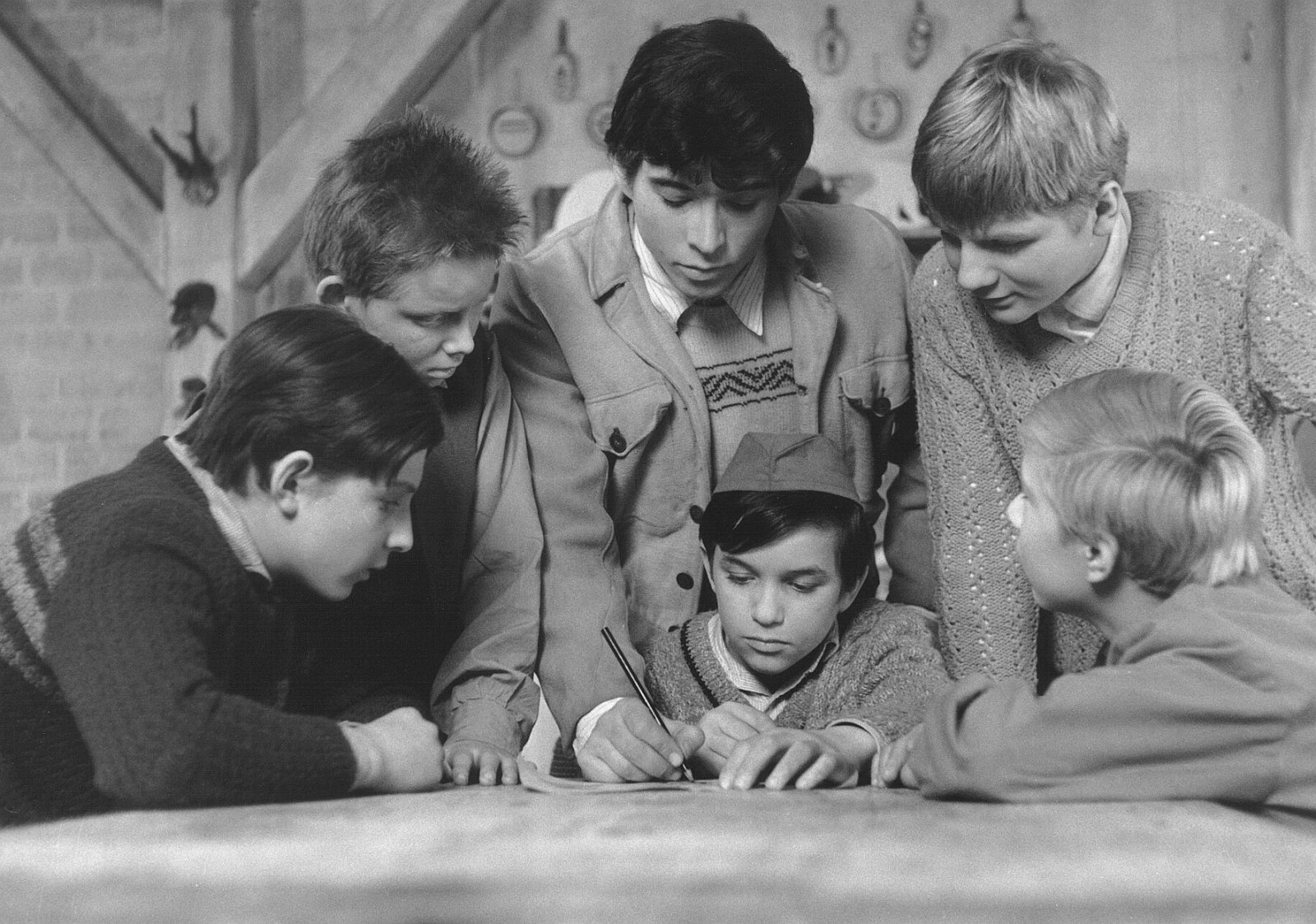 ČT :D opráší černobílé seriály Kamarádi a Záhada hlavolamu