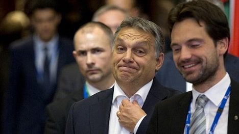 Náhledový obrázek - Orbán už nebude "černou ovcí". Trump ho pozval do USA