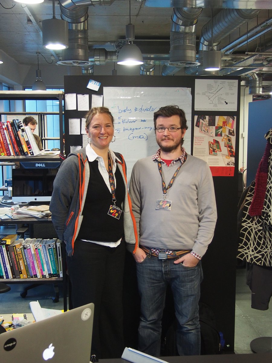 Woop.ie je digitální publikační platforma pro mobilní zařízení, postavená na HTML5/CSS3. Pro oba zakladatele je to úplně první zkušenost s vlastním podnikáním. Předtím pracovali v korporacích, a pochvalují si, jak jsou ve Wayře stále hlídáni, aby si stanovovali cíle a směřovali k nim.