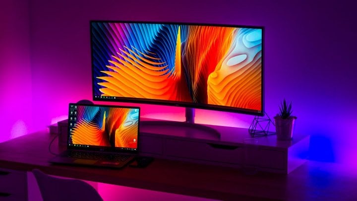 curved monitor