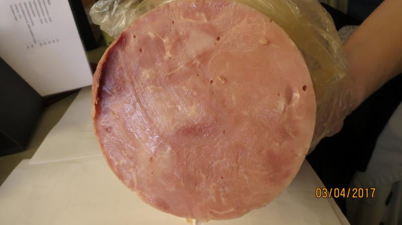 David Plšek, Nevojice: Výběrová šunka - výrobek zapáchal po kažení. Při kontrole nebyly zjištěny nevyhovující teploty skladování tohoto výrobku. Výrobek neměl prošlé datum použitelnosti.