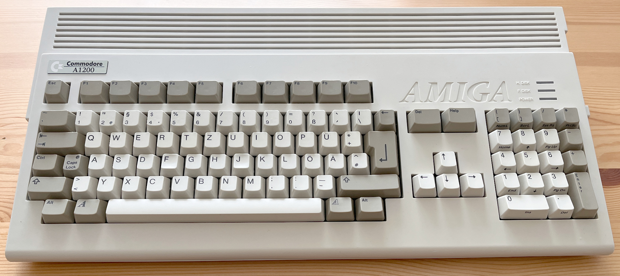 Finální pohled na zkompletovaný počítač.