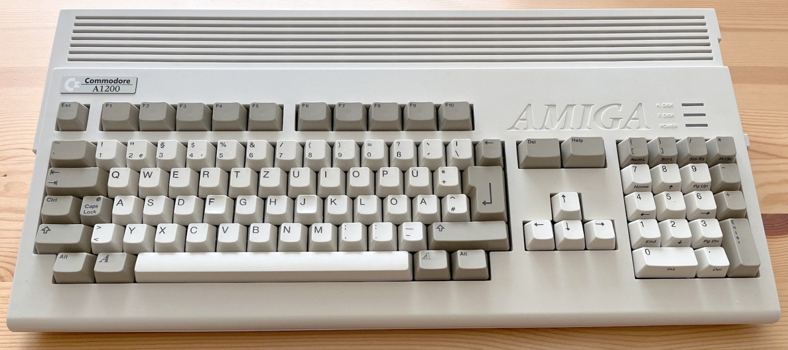 Finální pohled na zkompletovaný počítač.