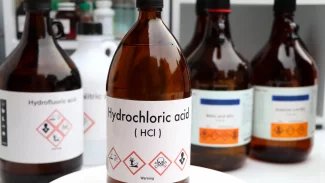Náhledový obrázek - Kyselina chlorovodíková (E507) prodlužuje trvanlivost potravin. Přidává se také do piva