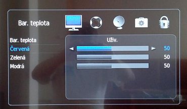 V části Obraz můžete v režimu barevné teploty „Uživ.“ oslabit či zvýraznit podání základních barev podle modelu RGB. Může to pomoci.