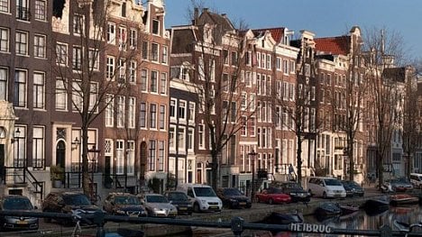 Náhledový obrázek - Amsterodam chce čistý vzduch, od roku 2030 zakáže vjezd starým autům