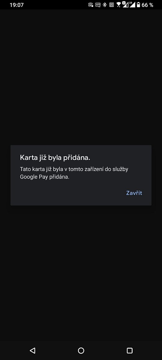 Samsung Galaxy Watch 4. Chybové hlášení. Pokus přidat kartu do Google Pay v hodinkách. Po registraci se zobrazilo hlášení, že už na Google účtu existuje. Do aplikace se ale nepropsala. (14. 12. 2021)