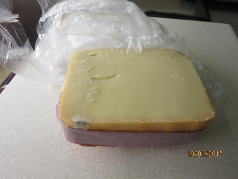 Jiří Manych, Pecka: Sýr uzený - na potravině byl zjištěn výskyt plísně šedozelné barvy