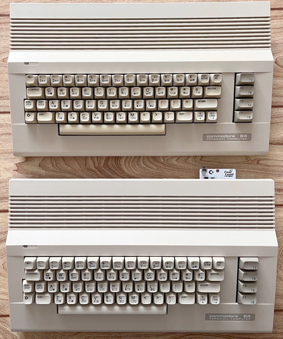Můj původní C64-II (nahoře) a aktuální projekt (dole).