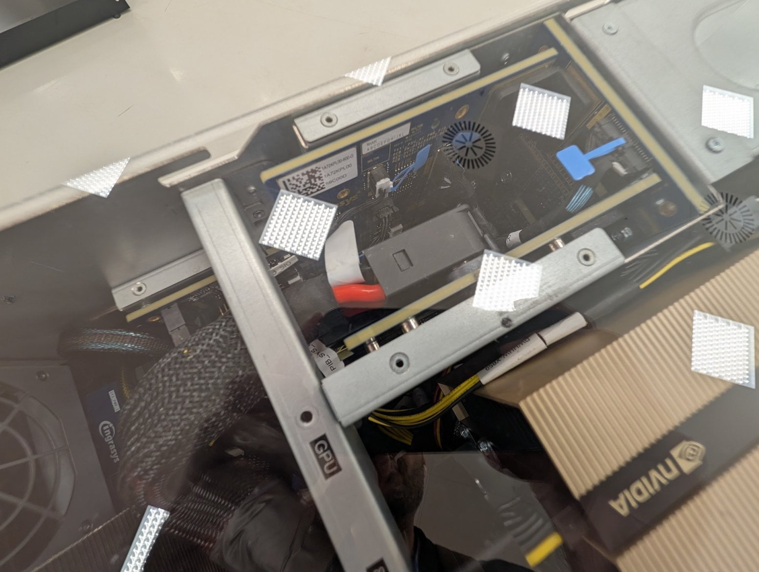 Server Nvidia MGX 4U System s grafikami RTX Pro 6000 od Foxconnu