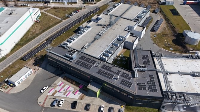 T-Mobile v datacentru v Praze spustil solární elektrárnu. Ročně má vyrobit 240 MWh