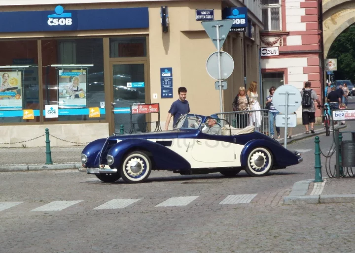 Autor: Svatopluk Jícha Sodomkovy karosérie automobilů Aero vynikaly nadčasovým vzhledem, díky němuž se zapsaly do dějin autokarosářství