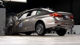 Náhledový obrázek - BMW řady 5 nové generace s přehledem zvládlo nárazové testy IIHS