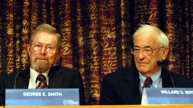 George E. Smith a Willard S. Boyle