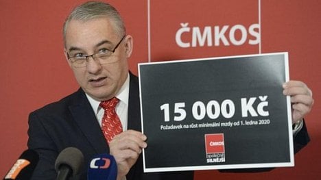 Náhledový obrázek - Odboráři žádají růst minimální mzdy na 15 tisíc korun, firmy nesouhlasí