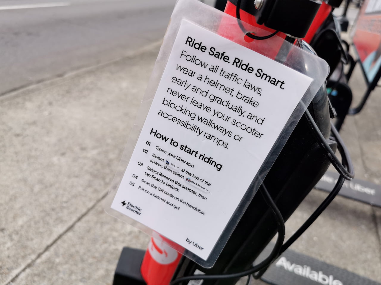 Sdílené elektrické koloběžky Jump od Uberu