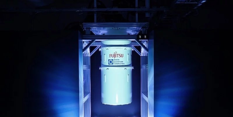 Společný supravodivý kvantový počítač RIKEN-Fujitsu s 64 qubity