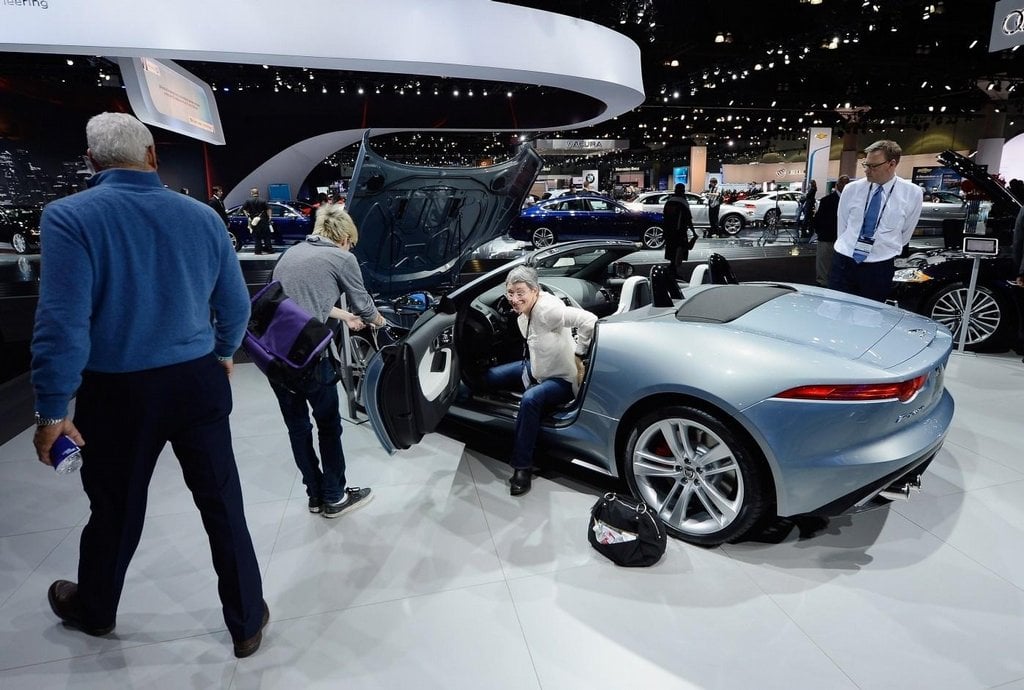 2015-08-jaguar-ukc3a1zal-v-los-angeles-f-type-black-pack-a-desig