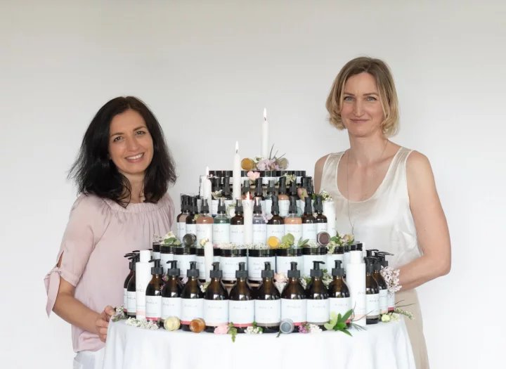 Andrea Pajgrt Bartošová a Eliška Stofferová, spolumajitelky značky přírodní kosmetiky Anela