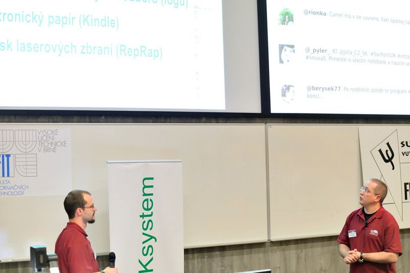 Autoři projektu přednáší na konferenci LinuxAlt 2013