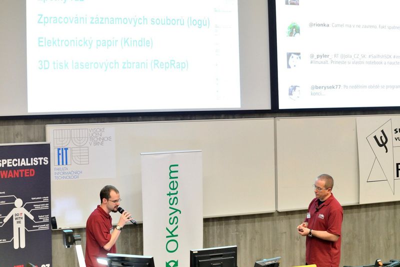 Autoři projektu přednáší na konferenci LinuxAlt 2013