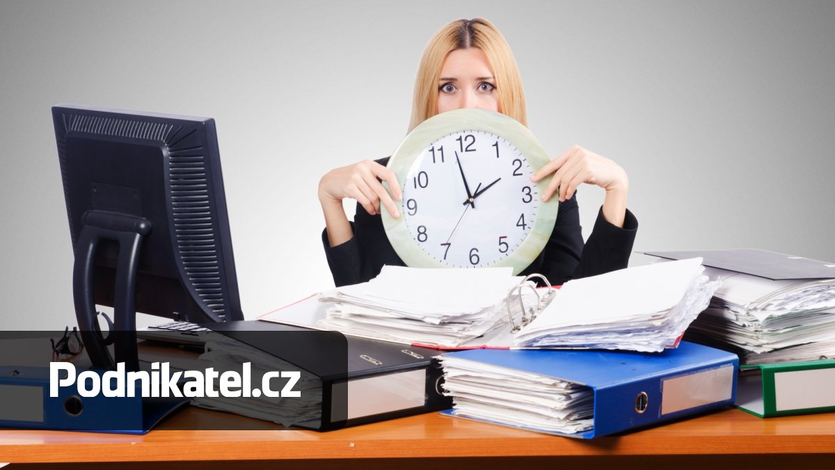 Tisíců menších firem se sice už netýká audit, musí ale podat dříve přiznání