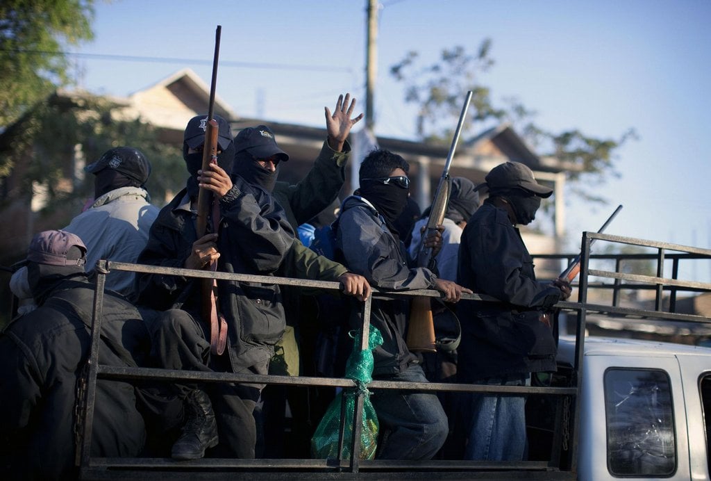 2013-08-mexic48danc3a9-se-chtc49bjc3ad-brc3a1nit-se-zbranc49bmi-