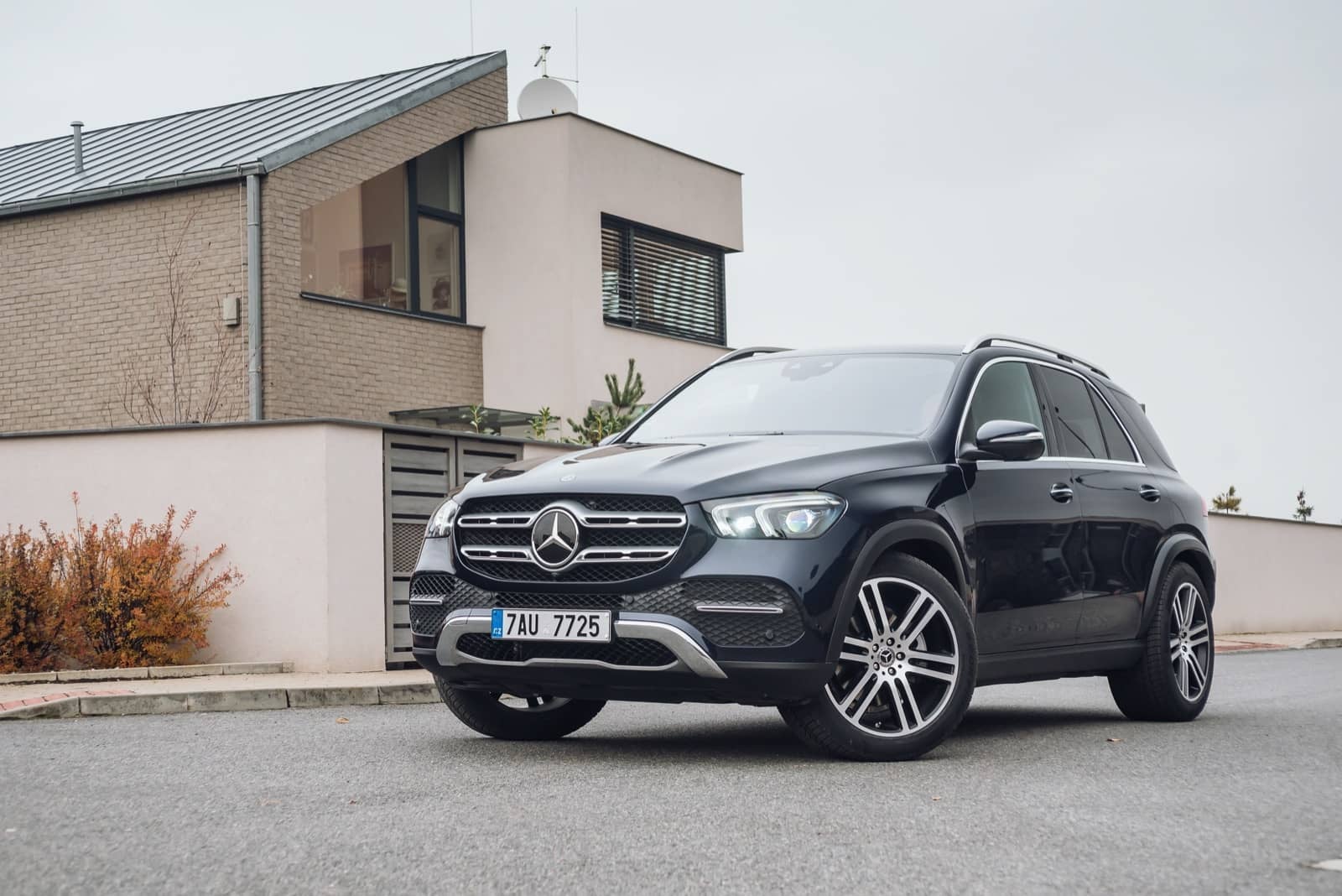 2019-12-Mercedes-Benz-GLE-400-d-00051.jpg