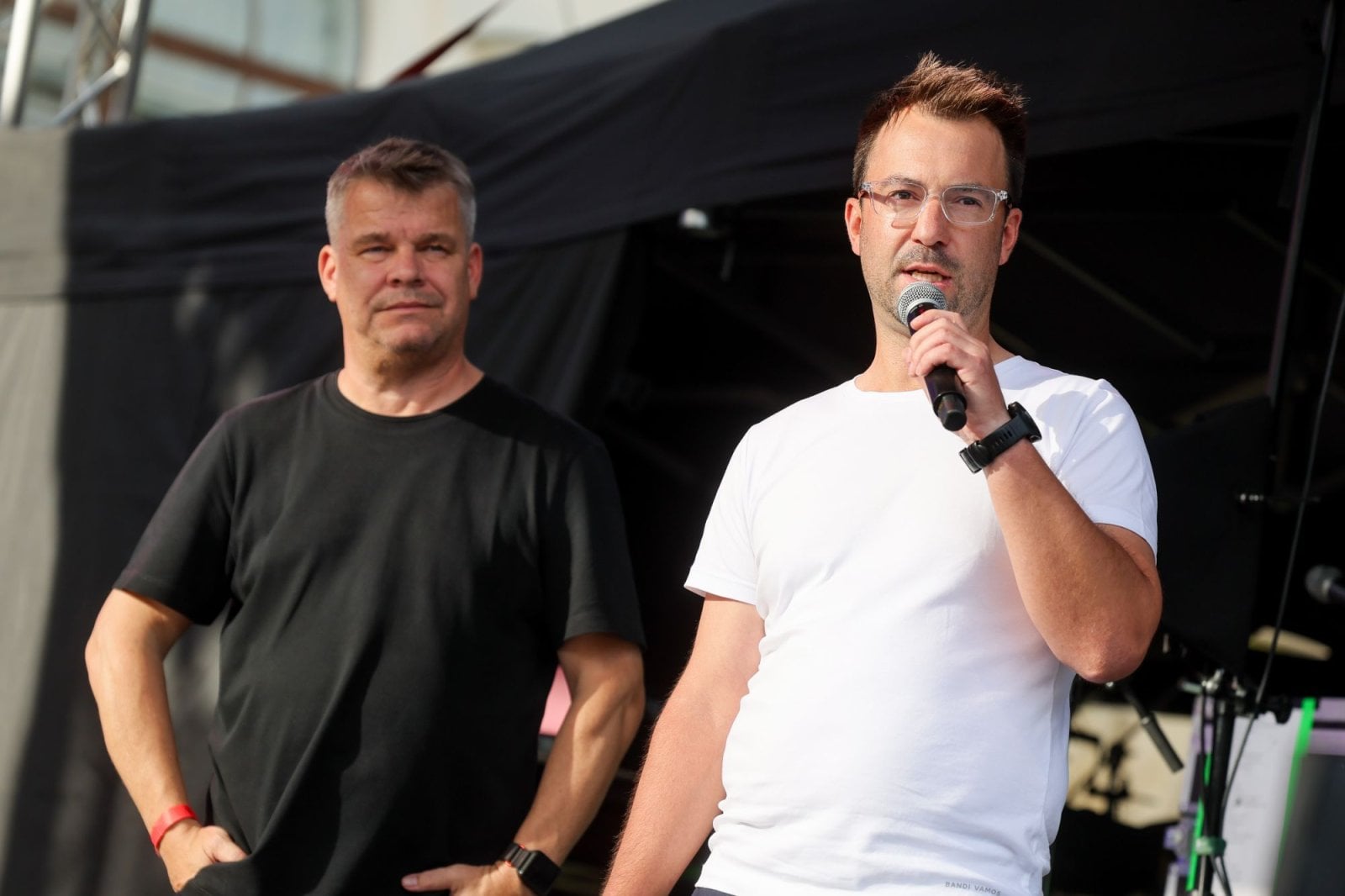 Ředitel zpravodajství a sportu skupiny Prima Martin Švehlák (vlevo) se šéfredaktorem sportovního vysílání Pavlem Skořepou