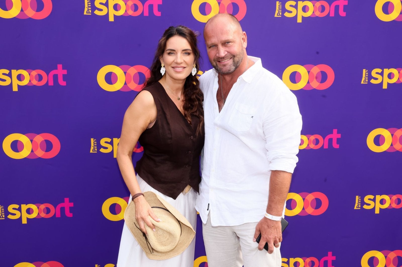 Moderátorka sportovních zpráv TV Prima Lucie Šlégrová s manželem Jiřím Šlégrem, hokejistou a členem Rady České televize