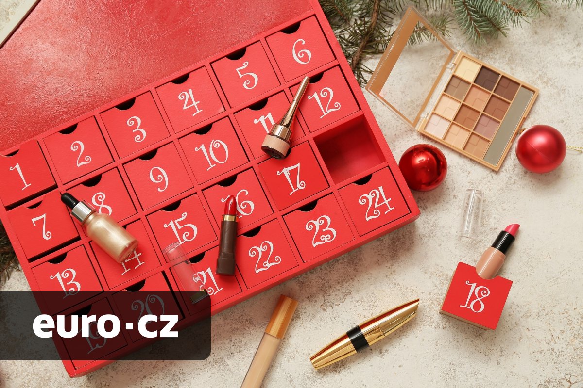 Nejen laciné čokoládové figurky. Češi stále častěji kupují adventní kalendáře s hračkami, kosmetikou i alkoholem