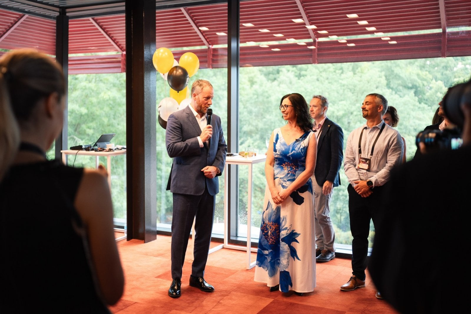 Kryštof Mucha (MFF KV) Martina Kneiflová (vedoucí partnerka EY)