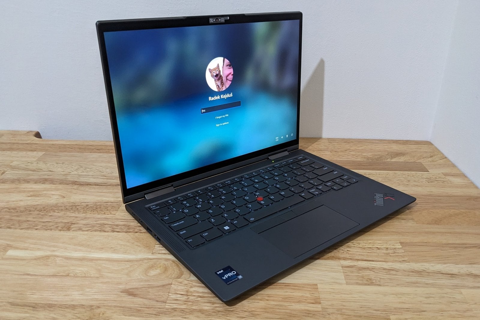 Lenovo ThinkPad X1 Yoga Gen 8 (recenze)