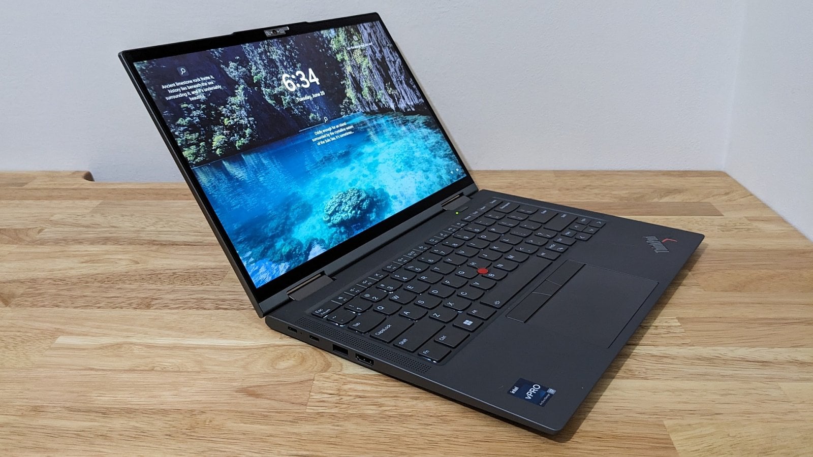 Lenovo ThinkPad X1 Yoga Gen 8 (recenze)