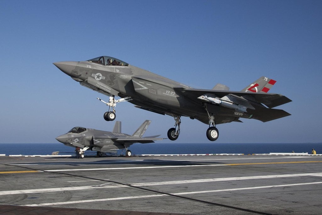 2014-09-letoun-f-35-2.jpg