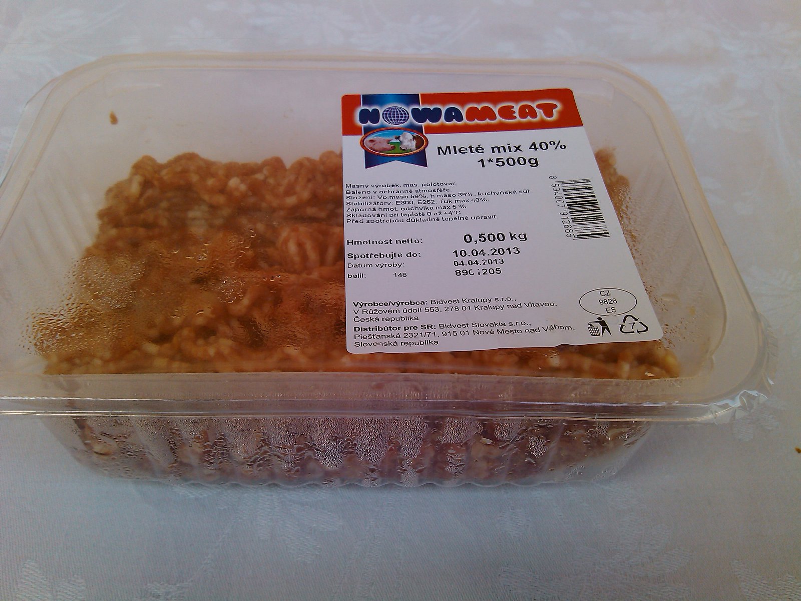 Mleté mix, polotovar: 98 % masa, 0,5 kg za 55,00 Kč, 110,00 Kč/kg výrobku. Výrobce: Bidvest Kralupy. Obsahuje sůl a stabilizátory.