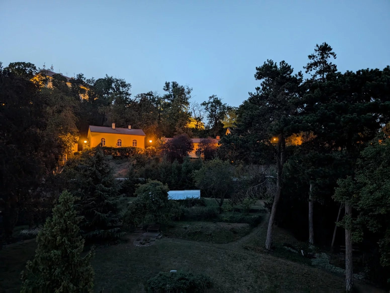 Hlavní 50Mpx fotoaparát