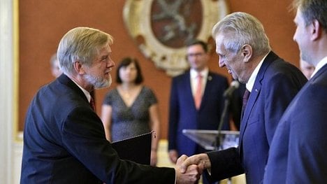 Náhledový obrázek - Zeman jmenoval Mazance novým předsedou Nejvyššího správního soudu. Ve funkci bude tři roky