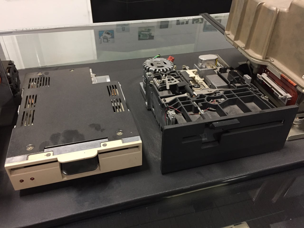 Křemíkové nebe RE-PC: prodejna starých počítačů v Seattlu